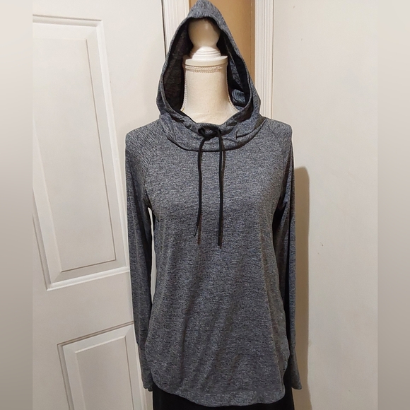 🌺 Like New Athleta Lightweight Hoodie/Running Shirt - Picture 1 of 12